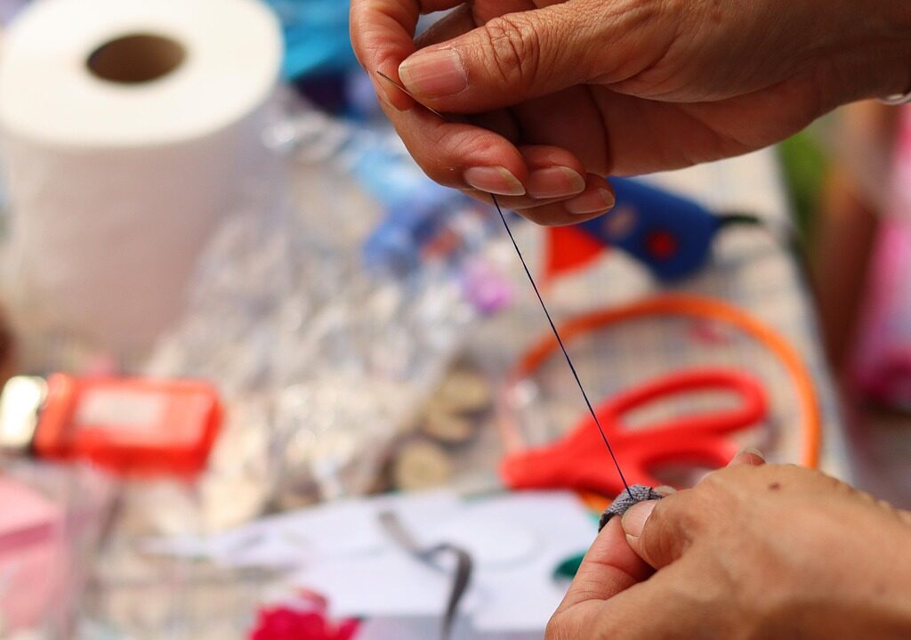 Hand sewing vs Machine sewing