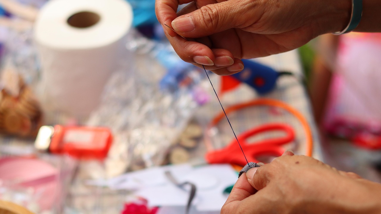 Hand sewing vs Machine sewing